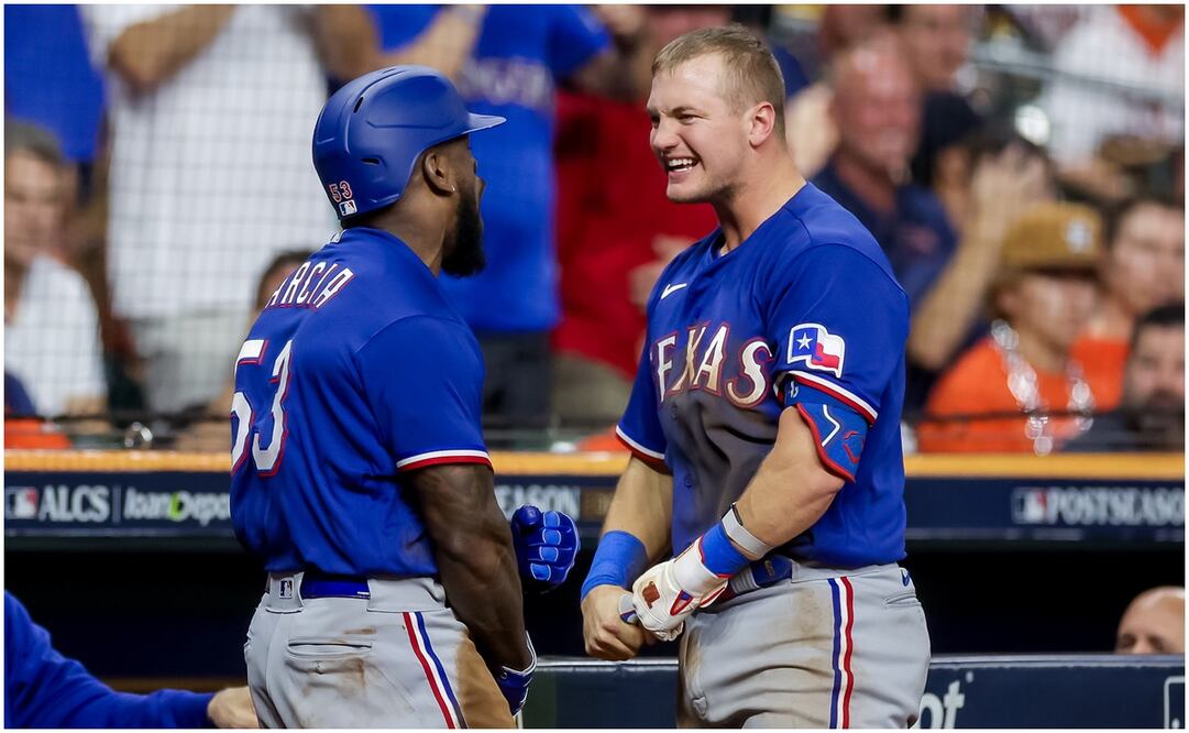 Adolis García celebrando uno de sus dos HR ante Astros / FOTO: EFE