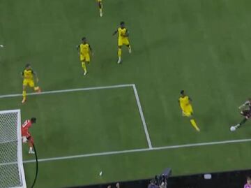 David Faitelson reventó a Santiago Giménez en la primer jugada que falló ante Jamaica: 'Ha vendido humo'