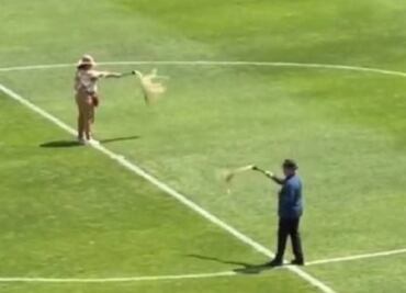 Brujos hacen limpia en el Estadio de León previo al partido ante el América