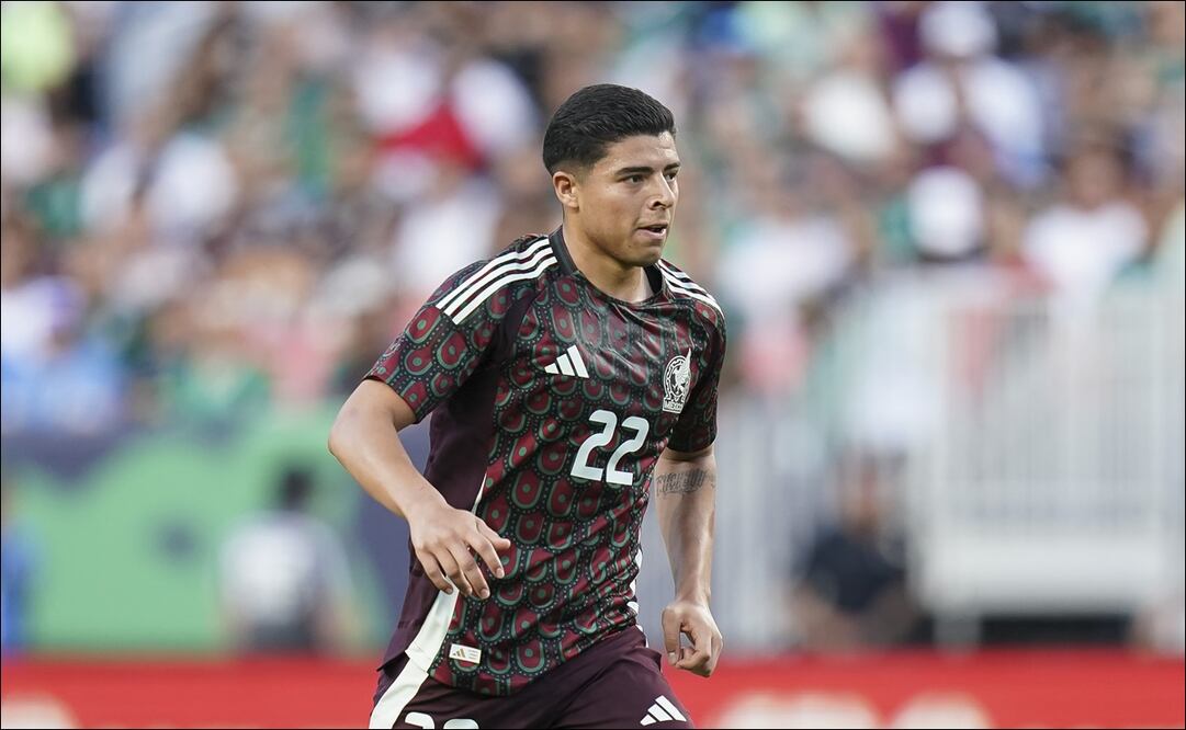 Víctor Guzmán causa baja en el Tri / Foto: Imago7