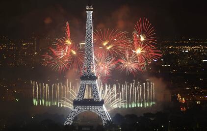 5 atentados terroristas que han amenazado la Torre Eiffel