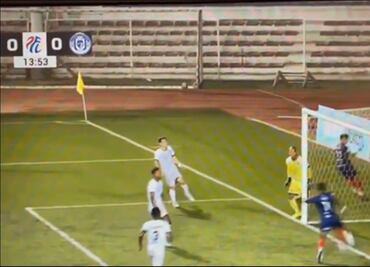 VIDEO: ¿La falla del año? El inexplicable error de un delantero que no terminó en gol