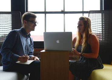 ¿Usar o no tu sexappeal en el trabajo?