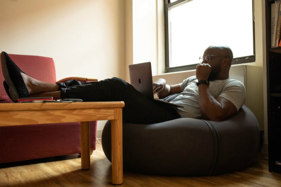 1 de cada 10 empleados hace home office… ¡desnudo!