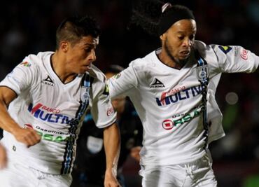 Ángel Sepúlveda reveló que Ronaldinho lo humilló cuando jugaron en Querétaro