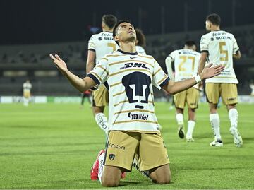 Pumas se "salva" y avanza a la siguiente ronda de Concacaf Champions Cup; "Memote" Martínez anota doblete
