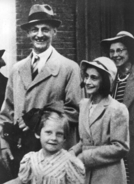 10 teorías y secretos sobre Ana Frank y su diario