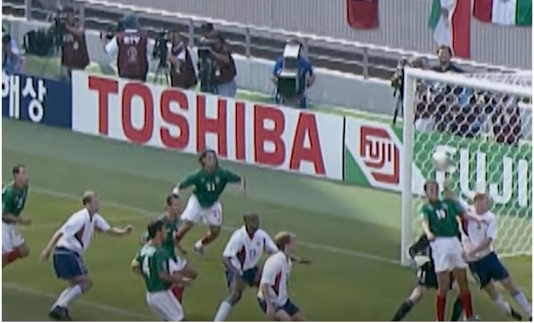 La mano en el área de Estados Unidos que no se marcó como penalti. Foto: Capturas