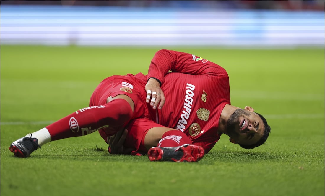 El delantero de Toluca salió lesionado en el duelo ante Pachuca | FOTO: Imago7