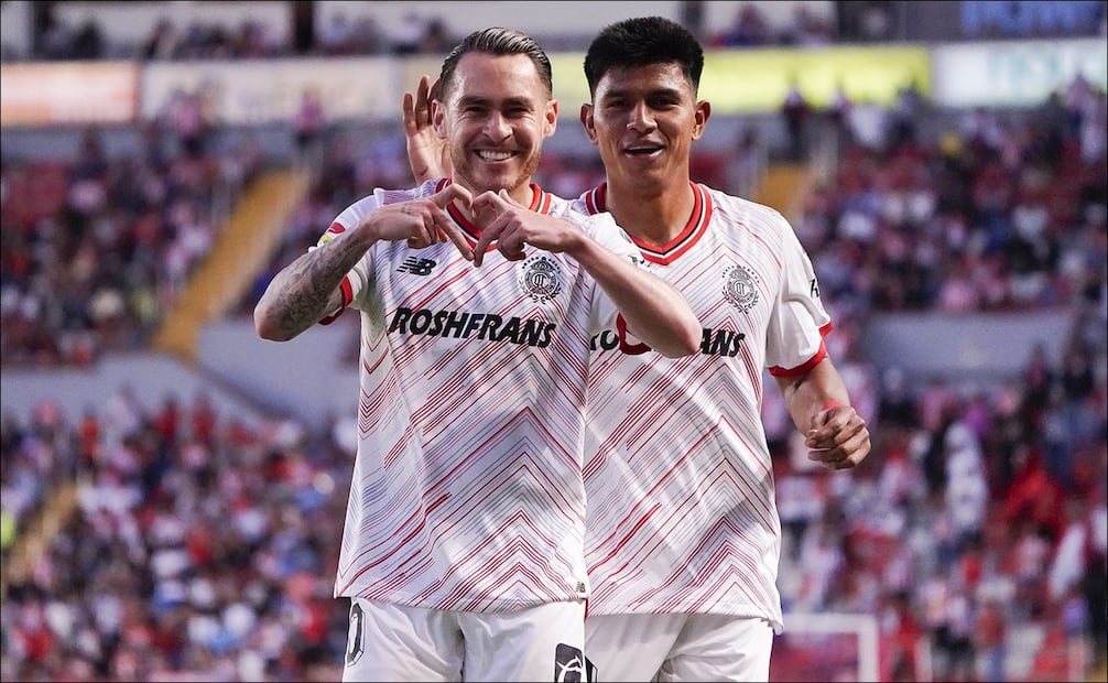 Jesús Ángulo celebra uno de sus tantos en el duelo ante Necaxa. FOTO: Imago7