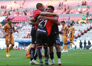 Atlas vino de atrás para lograr la remontada ante Atlético San Luis y poner fin a su sequía de victorias