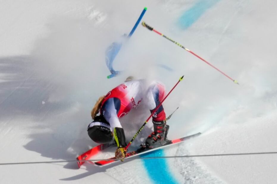 Las caídas y golpes más aparatosos de los atletas en Beijing 2022