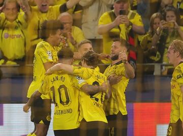 Borussia Dortmund se adelanta al PSG durante la semifinal de la Champions League