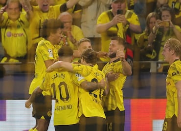 Borussia Dortmund se adelanta al PSG durante la semifinal de la Champions League