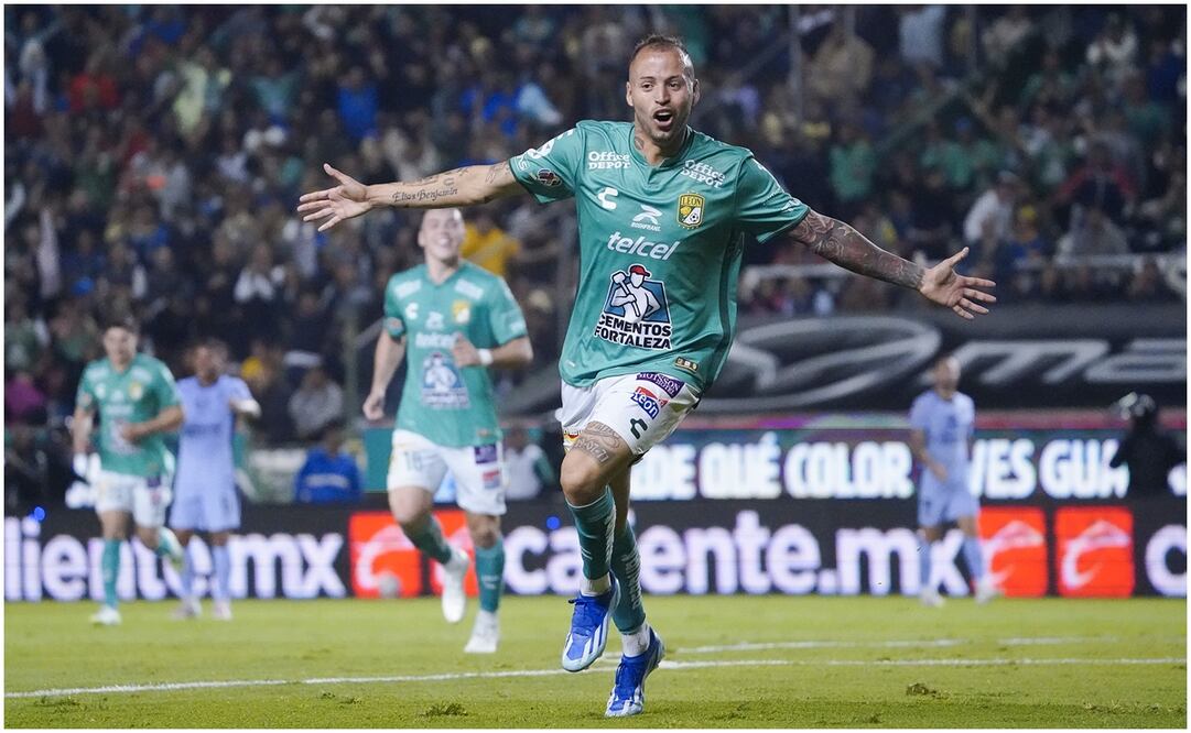 'Diente' López festejando su gol ante América con León / FOTO: Imago7
