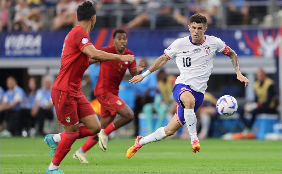 Christian Pulisic, de Estados Unidos, controla el balón en el duelo ante Bolivia. FOTO: AFP