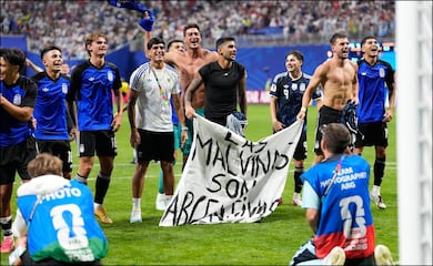 Prensa inglesa exige medidas contra figuras argentinas de la Premier League por polémico mensaje