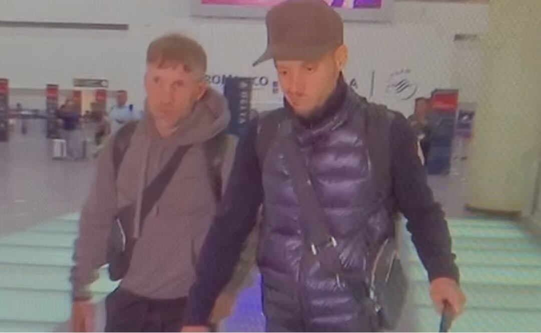Martín Anselmi en la la Terminal 2 del Aeropuerto Internacional Benito Juárez - Foto: Edgar Enríquez/EL UNIVERSAL