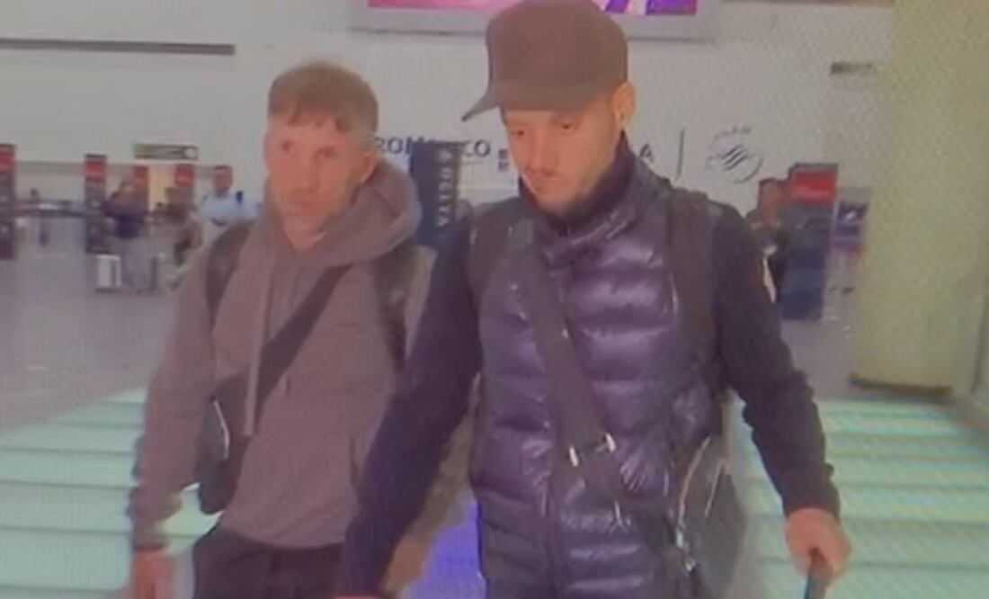 Martín Anselmi en la la Terminal 2 del Aeropuerto Internacional Benito Juárez - Foto: Edgar Enríquez/EL UNIVERSAL