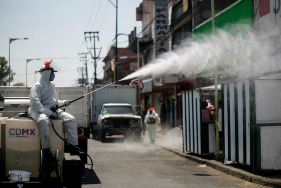 Rociar desinfectante en las calles no sirve para combatir el coronavirus: OMS