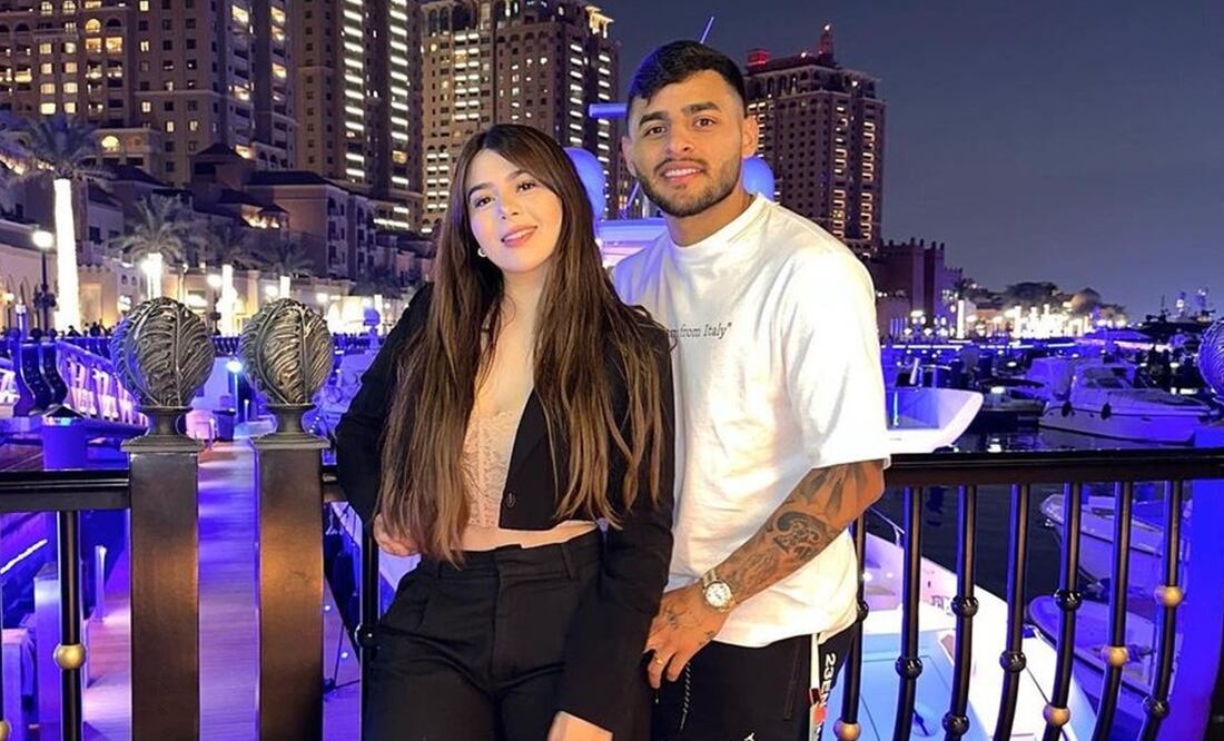 Alexis Vega y su esposa en una playa / FOTO: Instagram @alexisvega.9