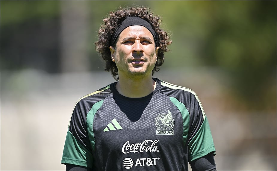 Periodista de ESPN calificó como "una vergüenza" que Guillermo Ochoa se mantenga en Selección Mexicana / FOTO: Imago7