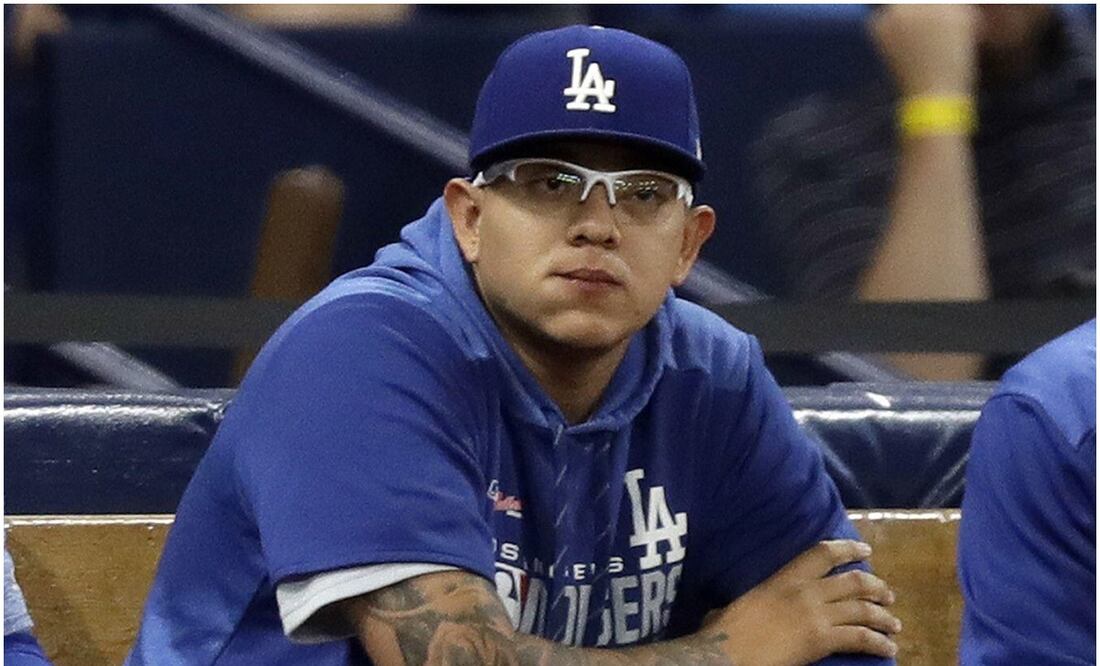 Luis Urías con Los Dodgers de Los Ángeles en el dagout / FOTO: AP