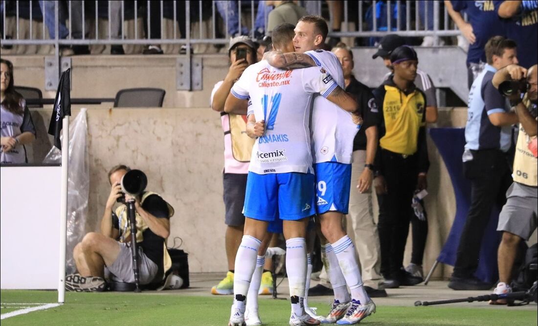 Rotondo celebra su anotación en el duelo ante Philadelphia. FOTO: @CruzAzul