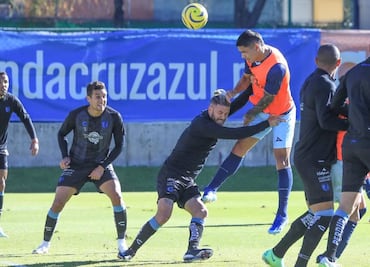 Cruz Azul derrotó a Querétaro en su último juego de pretemporada y el Toro Fernández volvió a anotar
