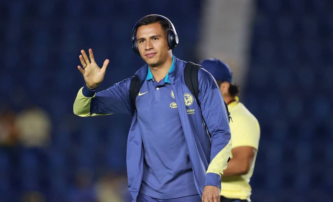 Malagón le regaló unos guantes a un niño. Foto: Imago7.