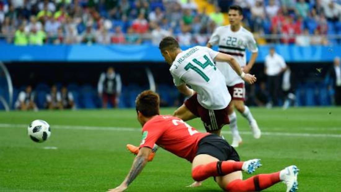 Chicharito remata a puerta en el segundo juego de Rusia 2018 contra Corea del Sur. Foto: Imago7