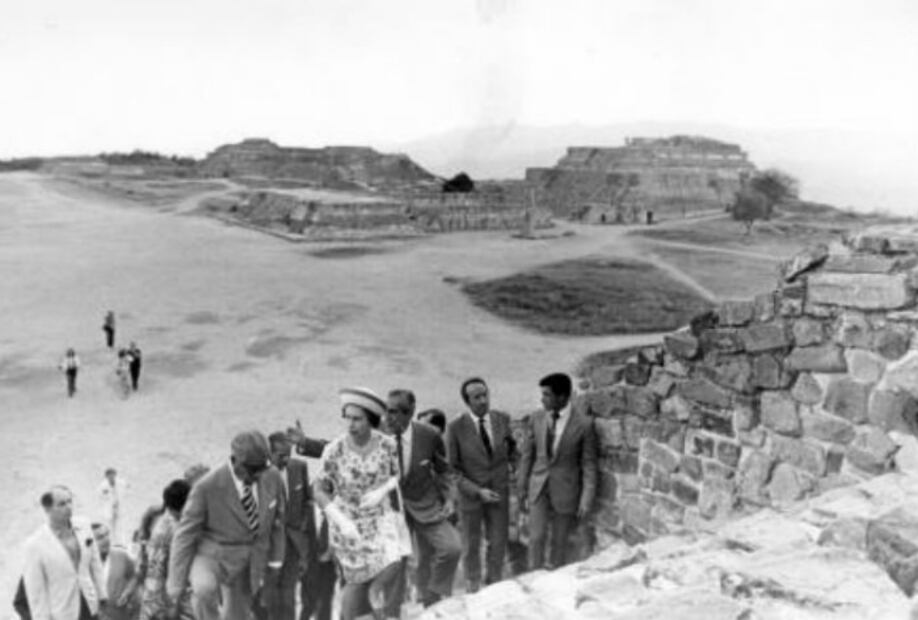 Fotos del día que la Reina Isabel II de Inglaterra visitó México