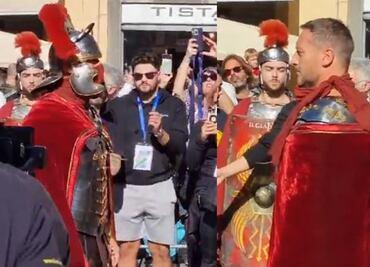 VIDEO: Francesco Totti sorprende al aparecer vestido como un gladiador para promocionar una reconocida película