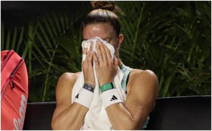 Maria Sakkari es aplastada por Aryna Sabalenka en las WTA Finals y llora desconsolada
