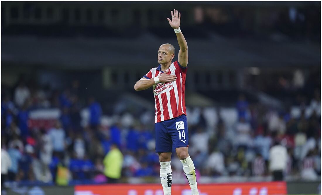 Javier Hernández con Chivas ante Cruz Azul en el Estadio Azteca / FOTO: Imago7