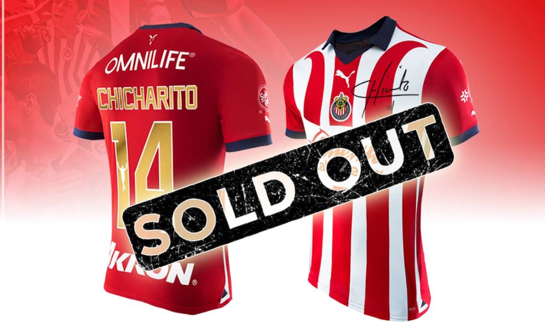 En sólo unos minutos, la playera edición especial del Chicharito Hernández se agotó. Foto: Especial