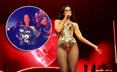 Dua Lipa posó con una playera de la Selección Mexicana. FOTO: @miseleccionmx