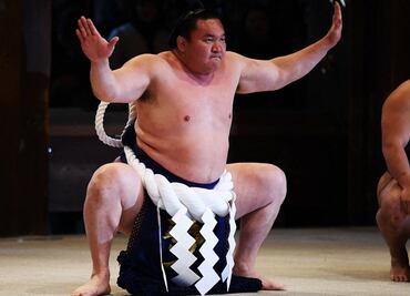 Él es Hakuho Sho, el mejor luchador de sumo de todos los tiempos