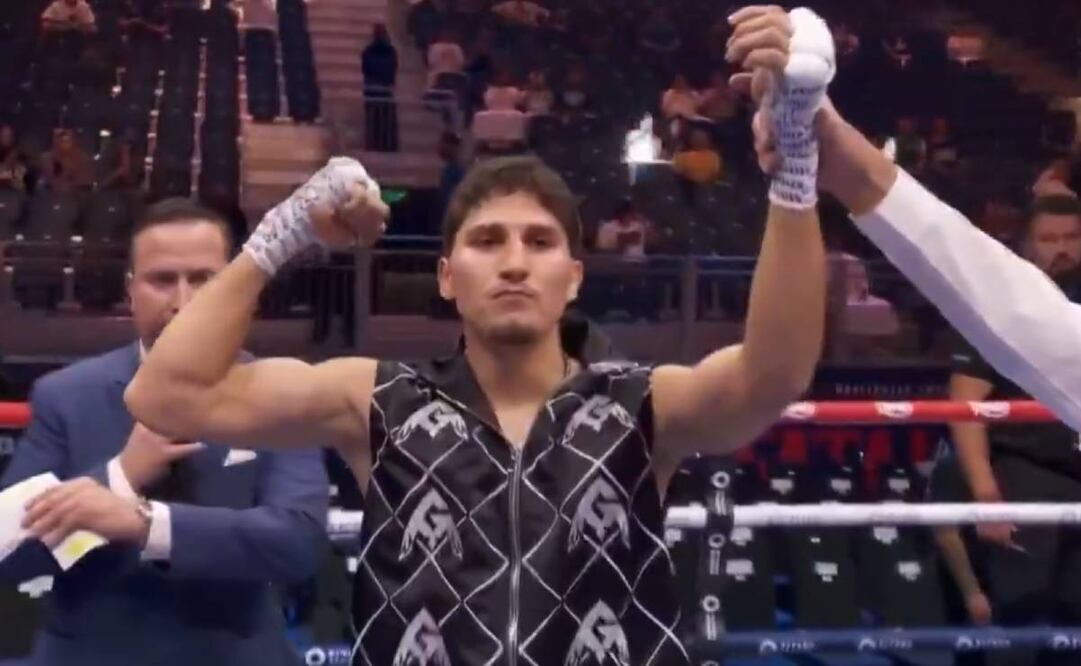 Marco Verde hizo su debut con el boxeo profesional con una contundente victoria. Foto: Especial