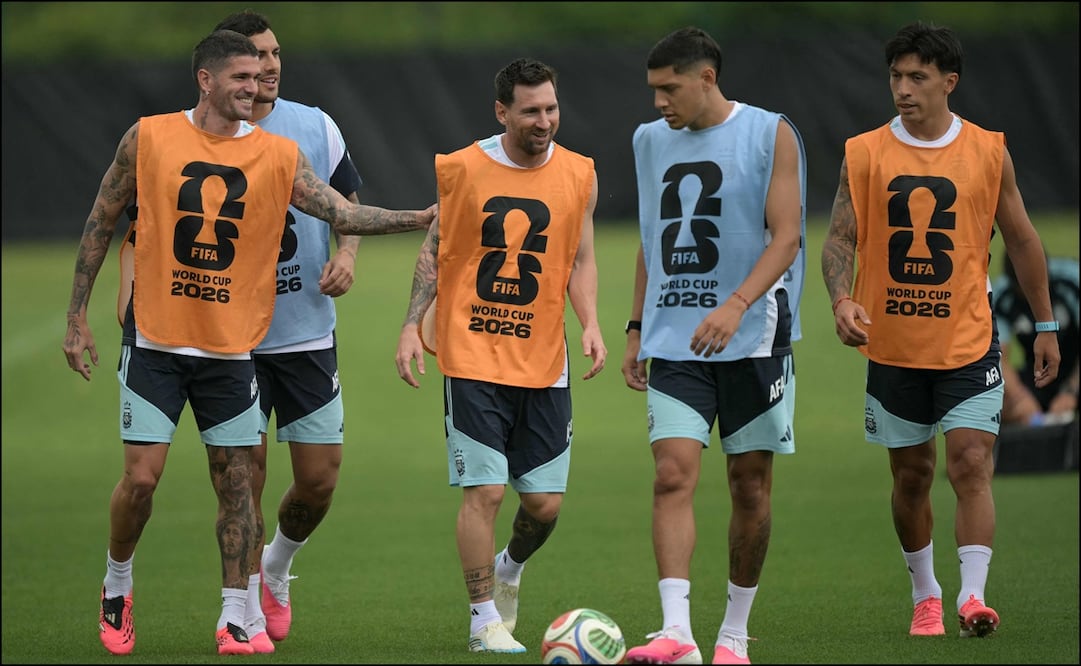 Jugadores de Argentina, durante una de sus prácticas previo al duelo ante Jordania. FOTO: AFP