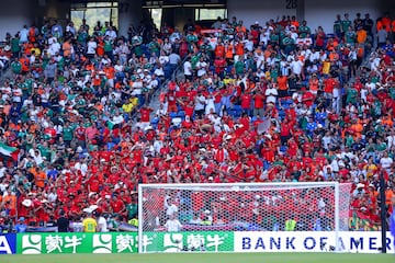 Afición mexicana hace retumbar el “¡No era penal!” en Monterrey; Marruecos recibe apoyo local