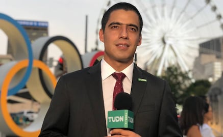 Andrés Vaca recibió burlas por narración en francés del gol de Saint-Maximin ¡Hasta App lo troleó!