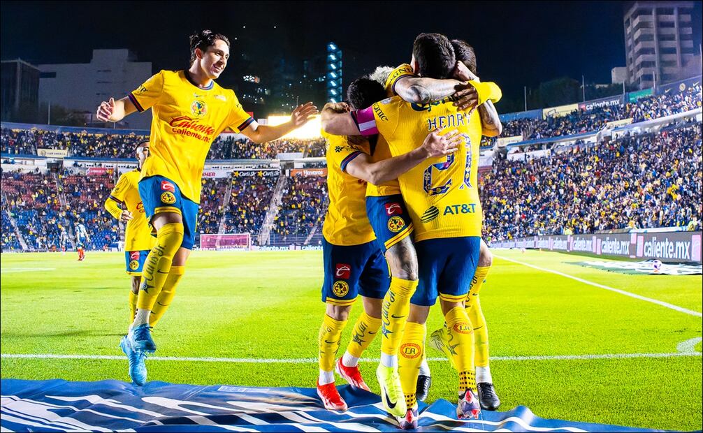 Jugadores del América celebran el gol de Brian Rodríguez para poner el 1-0 en el marcador. FOTO: Imago7