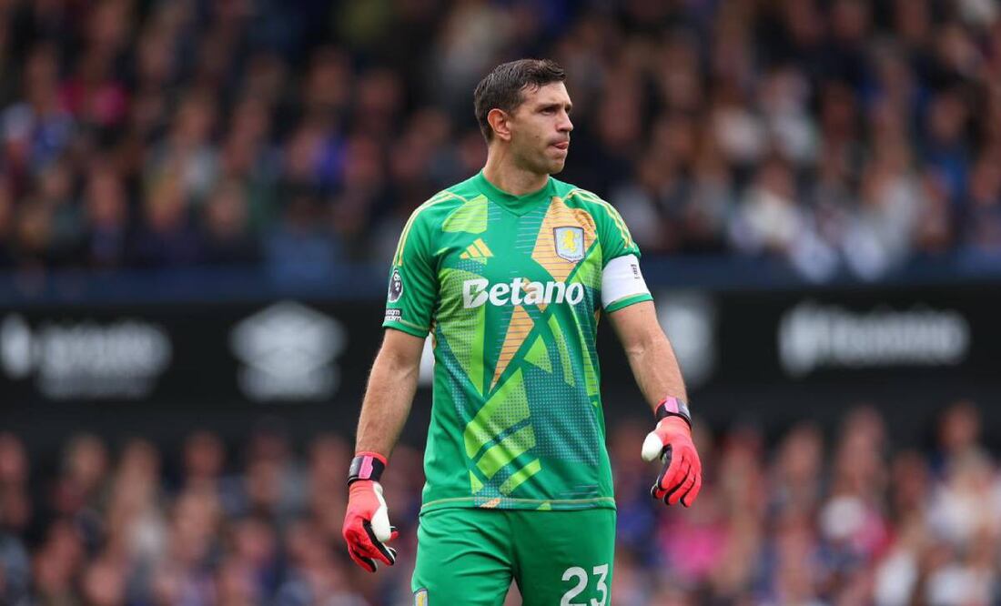 El portero pidió disculpas por sus polémicos festejos.  Foto: @emimartinezz1.