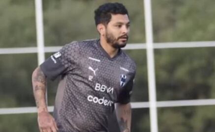 Tecatito Corona es reventado por la afición de Rayados por entrenar con sobrepeso a días de iniciar el torneo