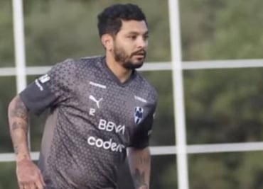 Tecatito Corona es reventado por la afición de Rayados por entrenar con sobrepeso a días de iniciar el torneo