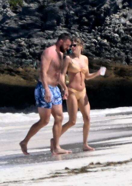 Travis Kelce y Taylor Swift disfrutan sus vacaciones en las paradisíacas Bahamas. Foto: Especial