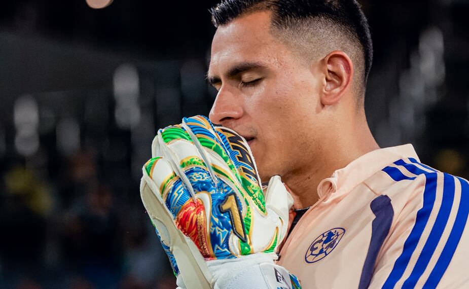 Luis Ángel Malagón regresa a la titularidad del América, durante el Clásico Joven amistoso ante Cruz Azul - Foto: @ClubAmerica en X