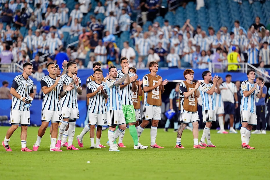 Miami Gardens, Florida, Estados Unidos, 3 de julio de 2026. Jugadores de la selección Argentina en festejo, durante el partido de Dieciseisavos de Final de la Copa Mundial de la FIFA 2026, entre la Selección de Argentina y la Selección de Cabo Verde, realizado en el estadio Miami. Foto: Imago7