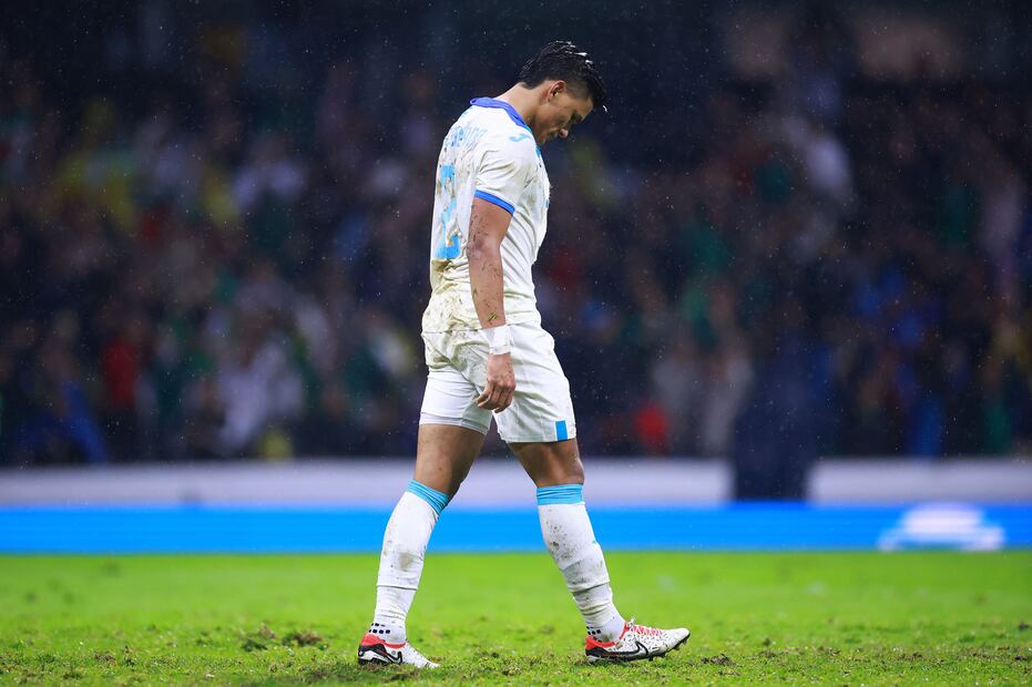 Alberth Elis en lamento, durante el partido de vuelta entre México y Honduras - Foto: Imago7